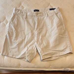 Nautica Men's Cream Flat Front Shorts
